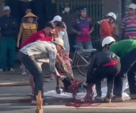 Pedestrian crashed dead by speeding truck 