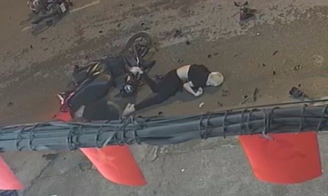 Head On Collision Of Two Motorcycles Leaves One Dying