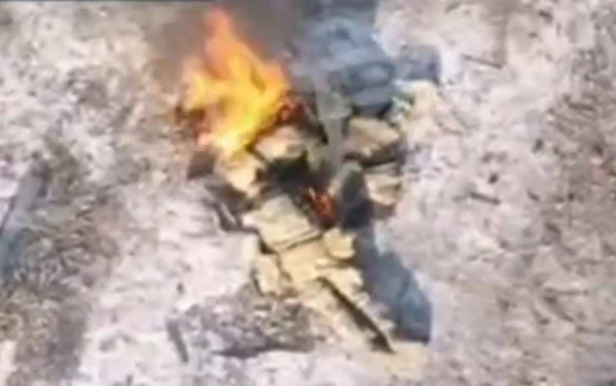 4 minutes of a Ukrainian being burned alive.