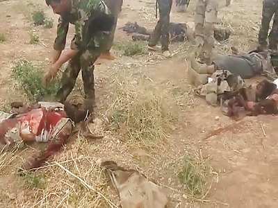  Bodies Of Dead ISIS Complet(video2)