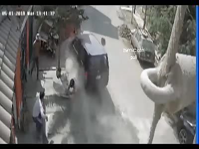 The brutal onslaught of a driver drunk to man while working on the street