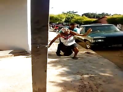 Brazilian Thief is Beaten, Dragged and Kicked by a Guy 
