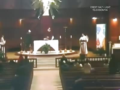 They stab priest while officiating a mass in Canada