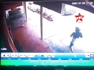 Cctv. Man is stabbed in the back 