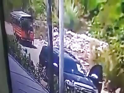 CCTV. Man is stabbed in argument 