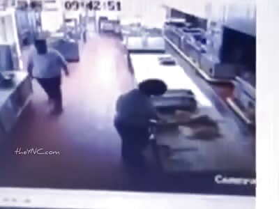 Store Manager Cuts off the Chef's Head 