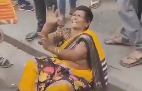 Ugly Woman Kicked By Store Owner After Failed theft Attempt