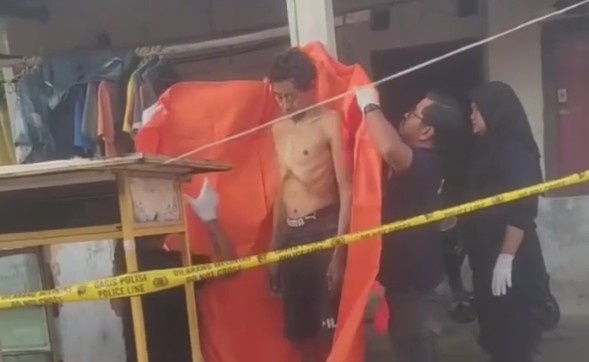 Sad Story Of Indonesian Meatball Seller