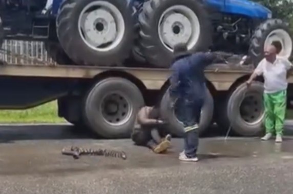 Man Flogged For Trying To Steal A Cable From Tractor
