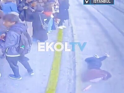 TEENAGER FAINTS AND IS CRUSHED BY BUS