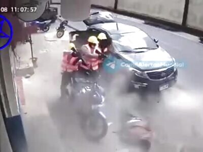 4 Men Disguised As Construction Workers Ambush Couple With Rifles