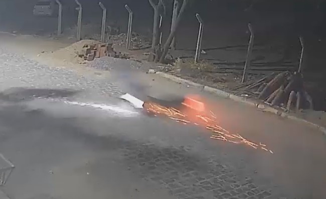 Motorcyclist Loses Control, Dies On High Speed