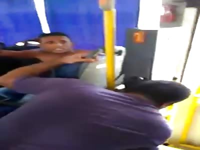 Thief beaten passengers on bus with toy gun