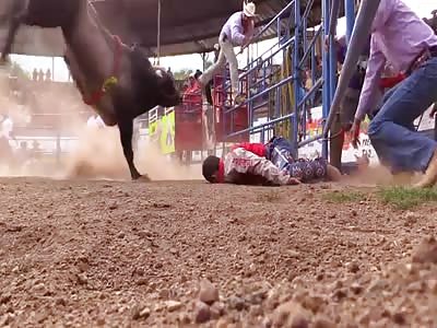 4 bullfighter hit by giant bull in mexico festival