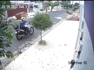 Thief get shot by police 