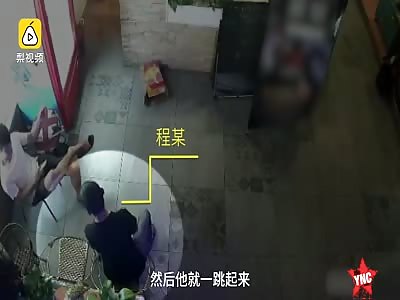 man stabbed  Internet cafes boss in the heart because he said he is very dirty and have a bad smell 