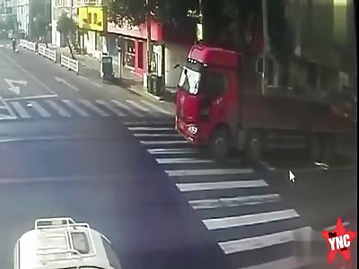 elderly walking on a zimma frame across the zebra crossing is crushed by a truck in Liyang City