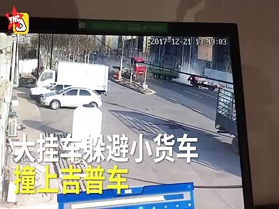Oncoming  sedan car, knocked down sanitation workers in  Shenyang