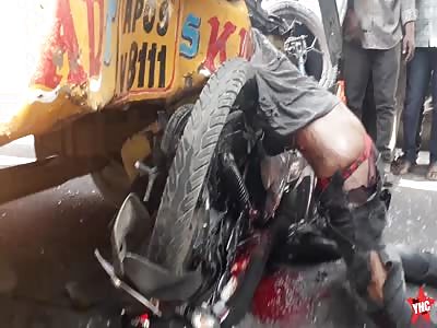 accident in  Mandamarri ,1 dead  and several injured.