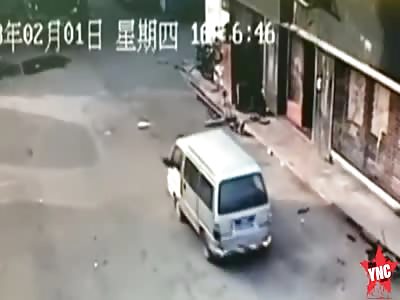 a vehicle crushed 5-year-old boy legs in Wenzhou City