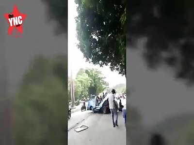 [full version] several dead when a Vehicle crashed into a truck in Bogor