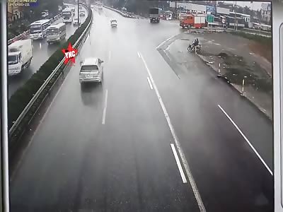 coach accident in xÃ£ Láº¡c An, XÃ£ Äáº¥t Cuá»‘c, TÃ¢n UyÃªn, BÃ¬nh DÆ°Æ¡ng 