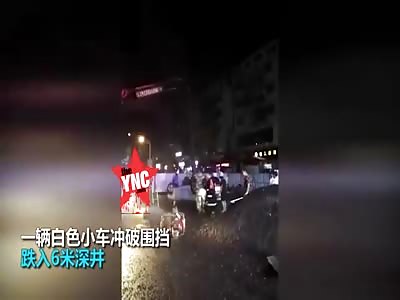 man died when his car fell into a  6 meter hole in  Guangdong 