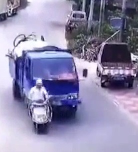 an 80-year-old granny died by a A septic tank cleansing vehicle in  Fujian Quanzhou