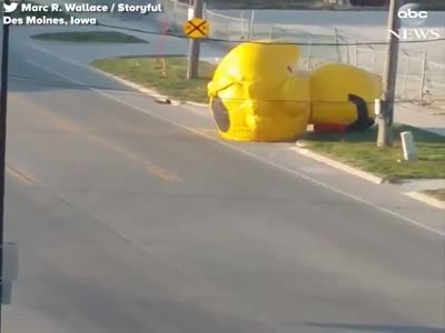 some one lost there Giant inflatable duck 
