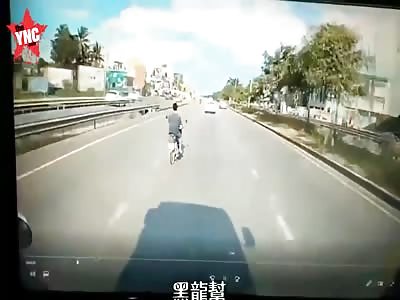 accident in  Fujian man nearly crushed 