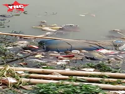 villagers Found a body on the CISADANE TANGERANG river