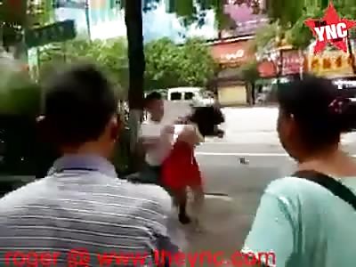 love couple fight her mother and his girlfriend gets punched