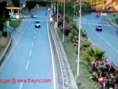   Kerem Ã–zdemir falls victim to the zebra crossing in Turkey