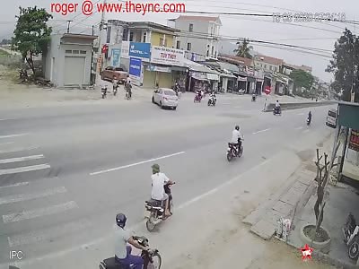 youth dies on the zebra crossing in Vietnam