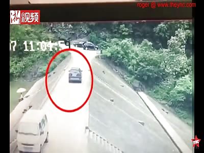 car reversing accident in Huangzhai