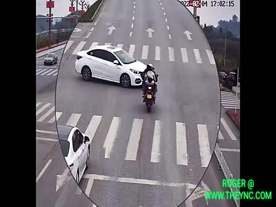Nice Accident 3 motorcycles collied into the same car in Huaying City 