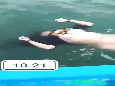 Floating dead woman found in the sea in Pungkruk