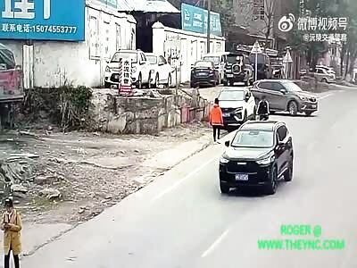 Man was crushed by a car in Yuanling