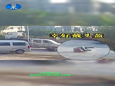 Unlucky motorcyclist Luo gets hit twice in Guangdong