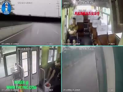 passenger was thrown out of his seat after a bus Accident in Guangxi