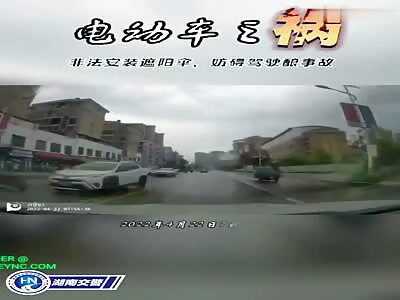 3 on a bike were hit by a car in Jiangxia