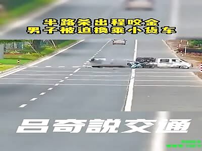 Wtf ? Man crashed  his bike into a truck on Jinong Highway