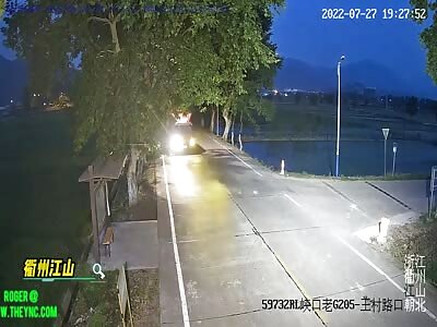 Man on his bike crashed into a Truck in Quzhou