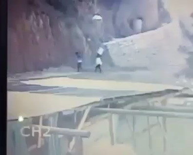 Man Dies when a Huge Rock Falls on his Head