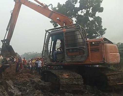 Construction Worker Buried Following Trench Collapse