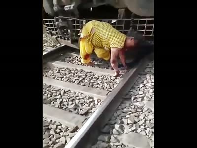 Woman died stuck to the front of a train