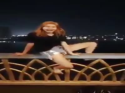 18 Year old Depressed Thai Girl Jumps from Bridge 