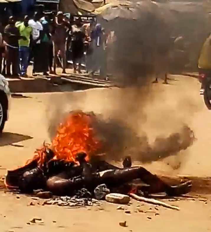 African Thief Got Brutally Burned to Death by the Mob