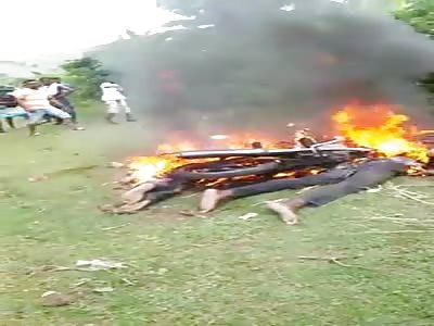 Mob Justice: Two Criminals Were Burned Along With Their Motorbike