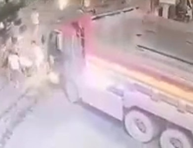 Fight Ends When One Get's Run Over by a Dump Truck